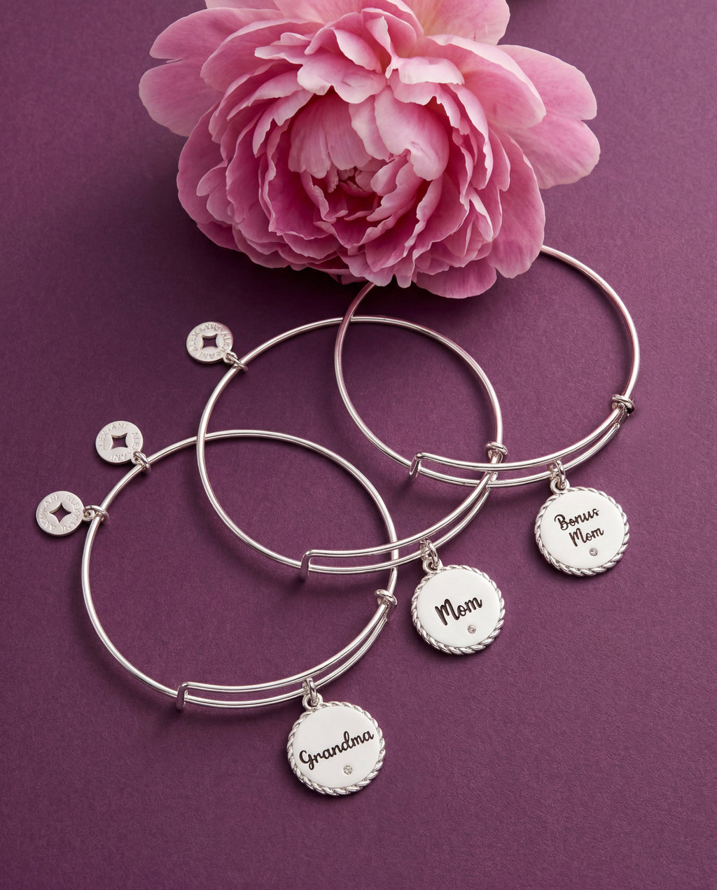 Mom 'Bonded By Love, Connected For Life' Charm Bangle